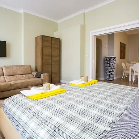 The Corner Apartment *
